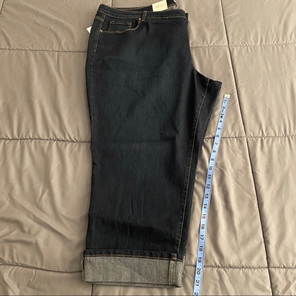 Style & Co Denim Blue Plus Mid-Rise Capri Pants 24W - Picture 7 of 11